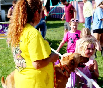 The Wonderdog Show entertains fairgoers